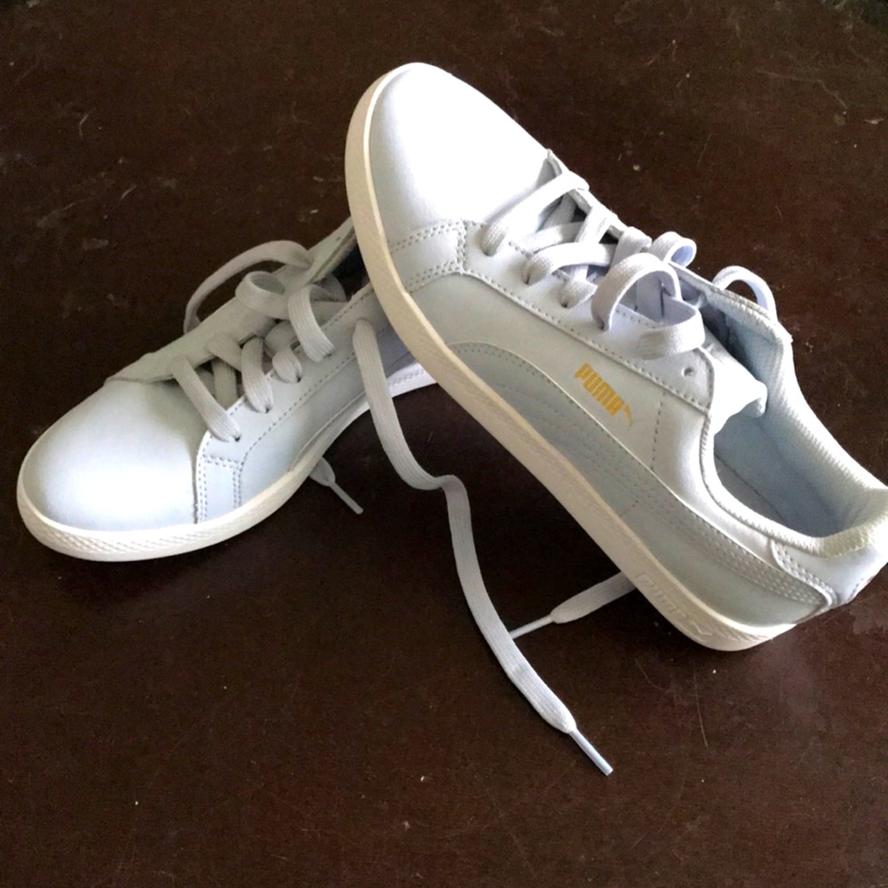 Brand new WOT baby blue Puma tennis shoes